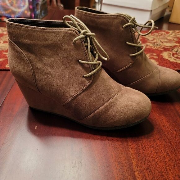 Dream Pairs Boots Heel  - Picture 1 of 7